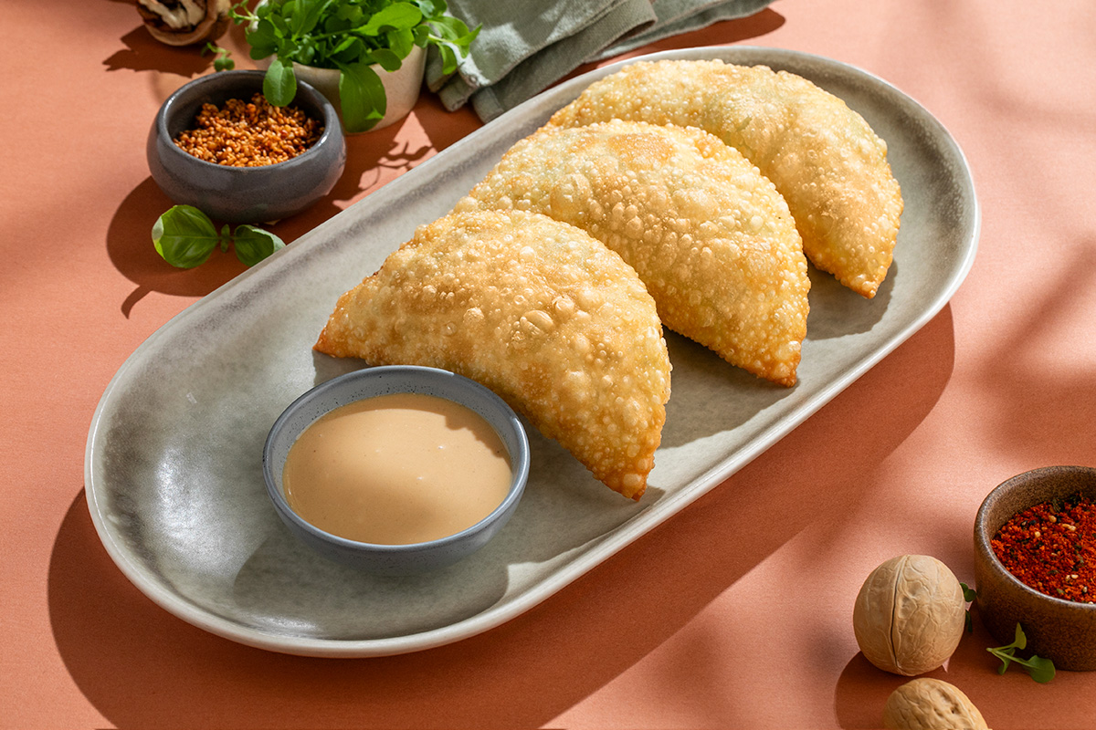 Мини-чебуреки с жюльеном из грибов