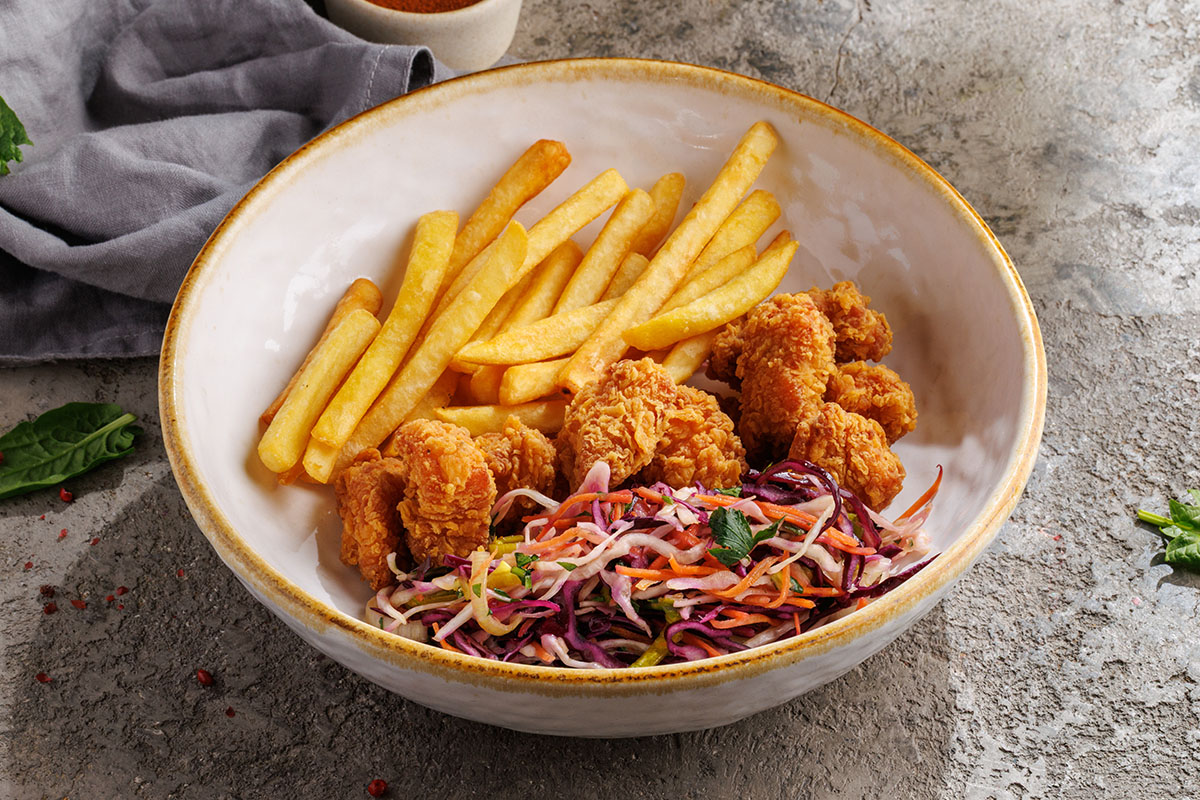 Хрустящий цыплёнок с картофелем фри 