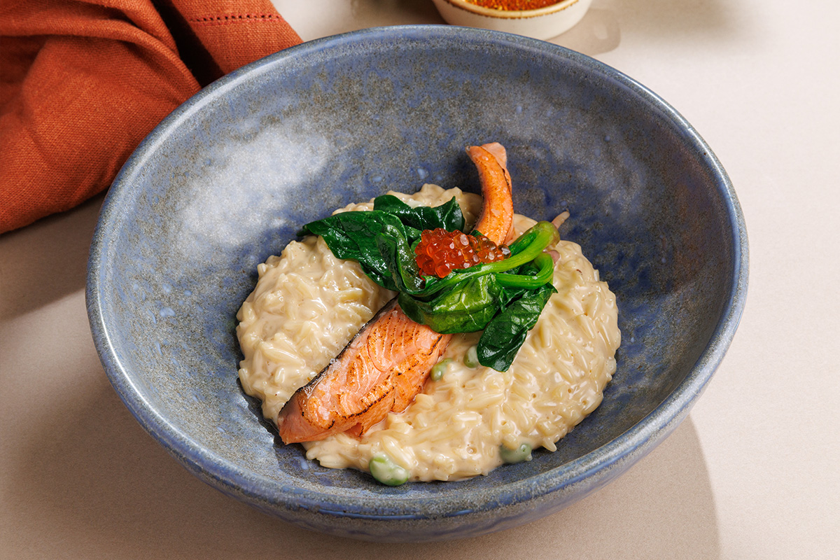 Сливочное орзо с лососем