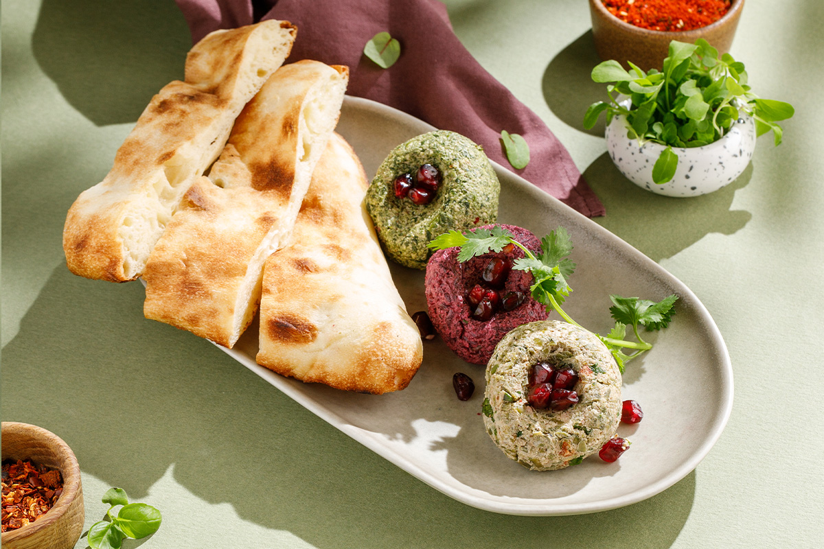 Ассорти пхали с лепёшкой шоти