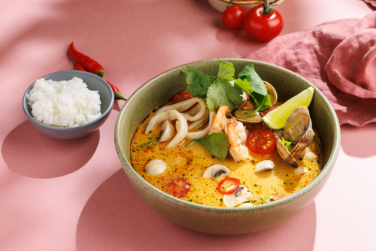 Том ям с морепродуктами