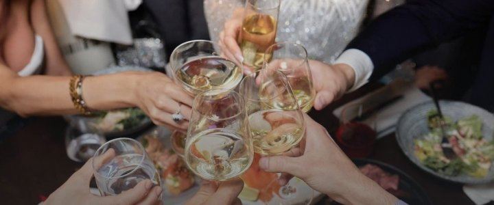 Когда близкие рядом, нет разницы между хинкали и мантами. Главное — пробовать их вместе.
