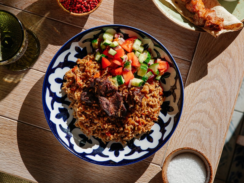 Рестораны СПб с детскими зонами и узбекской кухней: места для семейного отдыха